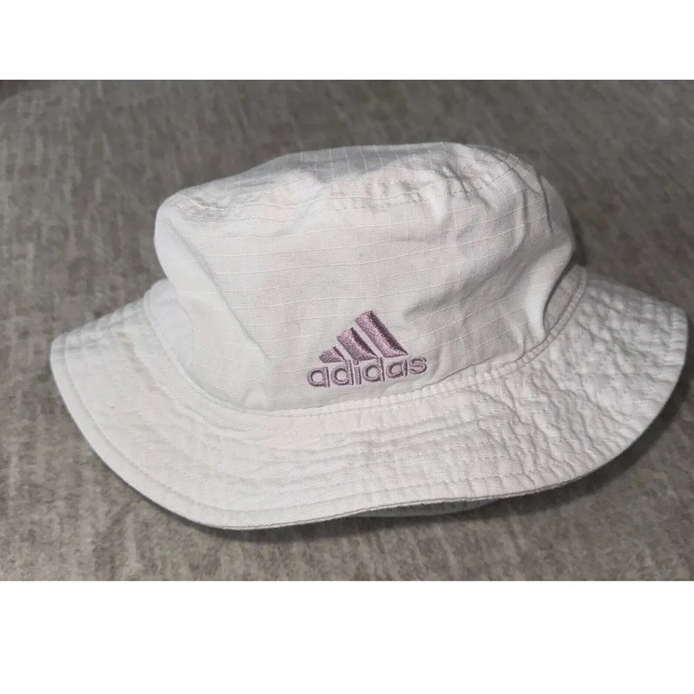 Adidas White Purple embroidered logo Bucket Hat sunhat beach summer aeroready